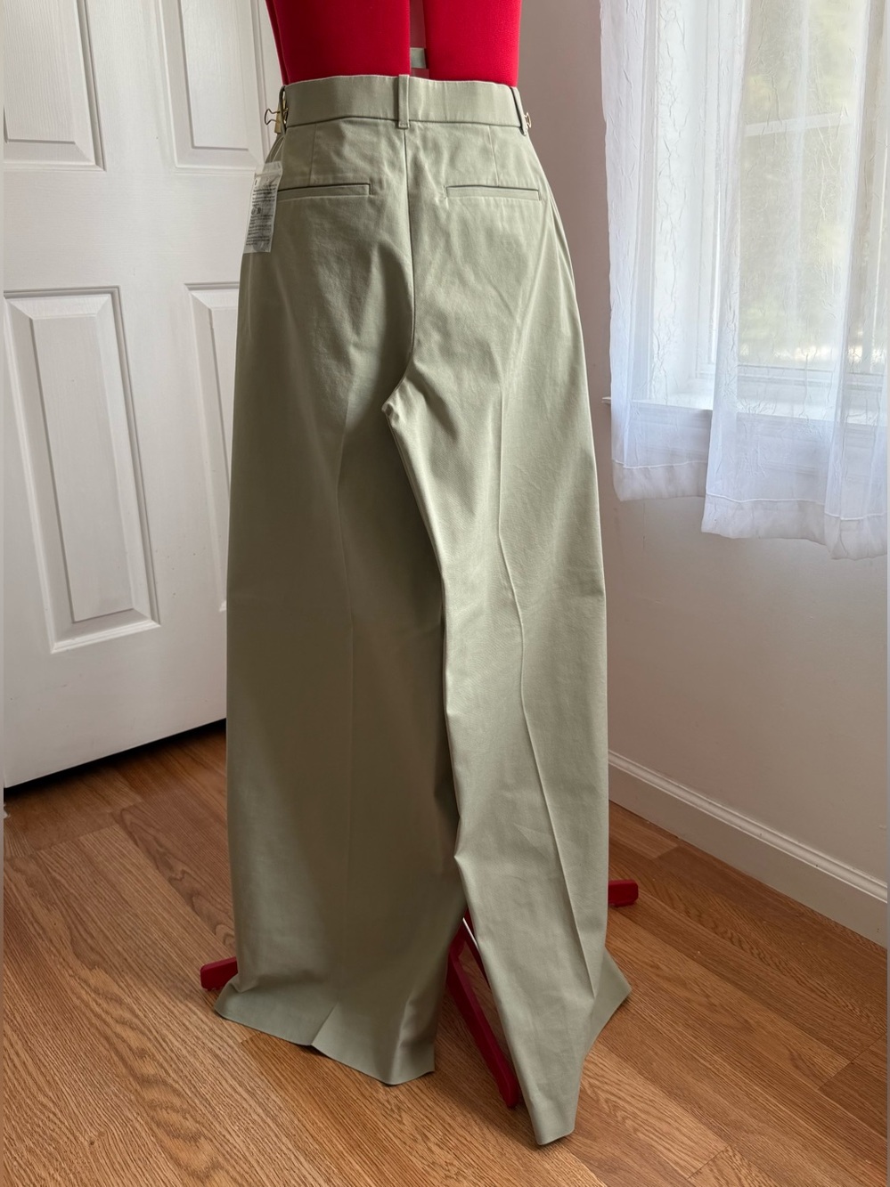 NWT Uniqlo Khaki Wide Leg Chino Pants - Picture 4 of 7